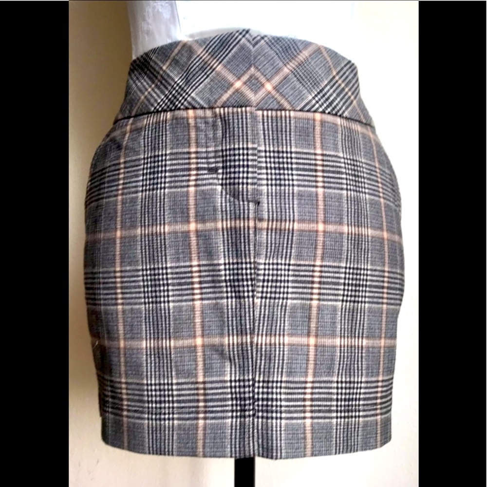 Black, Grey & Beige Plaid Mini Skirt w/ Pockets, Sz. 4